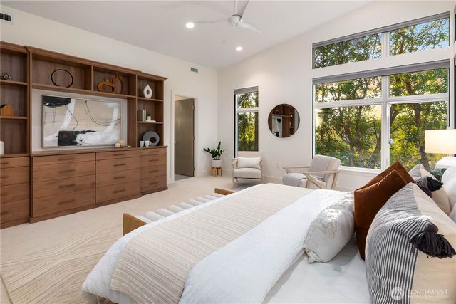 8260 SE 31st Street, Mercer Island, WA 98040