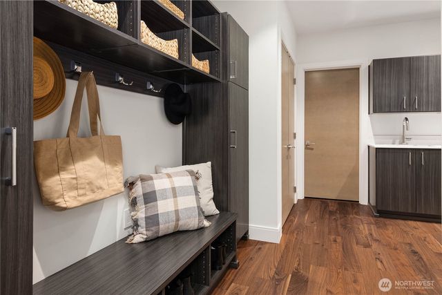 8260 SE 31st Street, Mercer Island, WA 98040