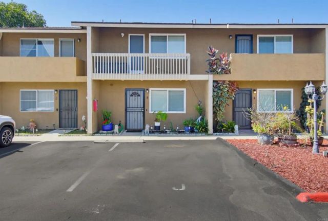 780 Ballantyne St J, El Cajon, CA 92021