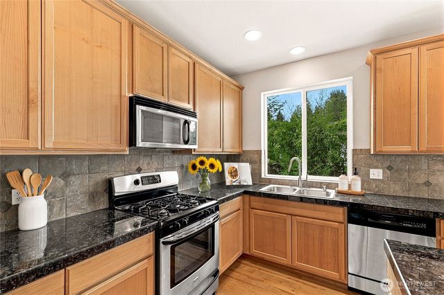 2709 157th Place SW, Lynnwood, WA 98087