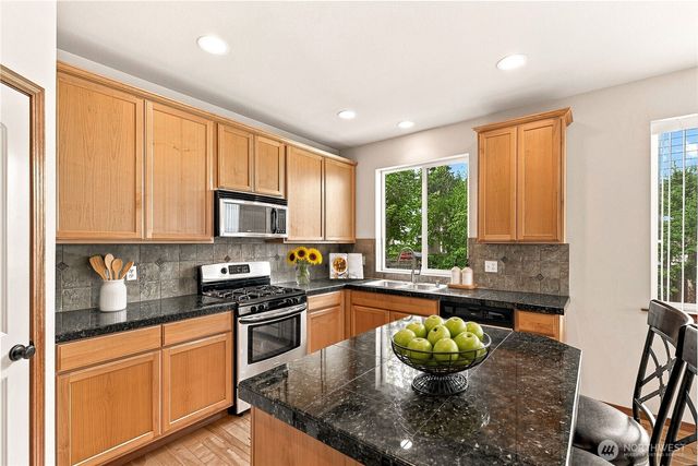 2709 157th Place SW, Lynnwood, WA 98087