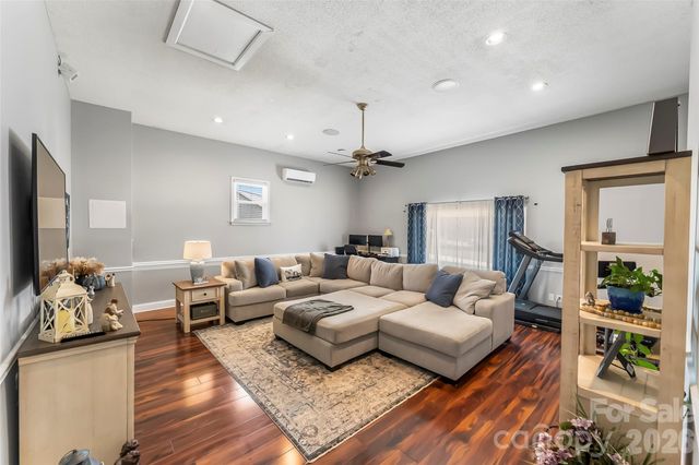 3955 Northernmistic Drive, Maiden, NC 28650