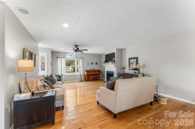 3955 Northernmistic Drive, Maiden, NC 28650