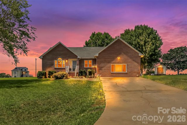 3955 Northernmistic Drive, Maiden, NC 28650