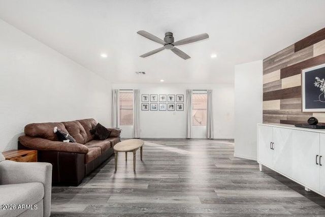 11843 W CAMBRIDGE Avenue, Avondale, AZ 85392
