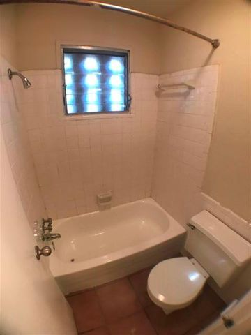 2610 Salado ST 212, Austin, TX 78705