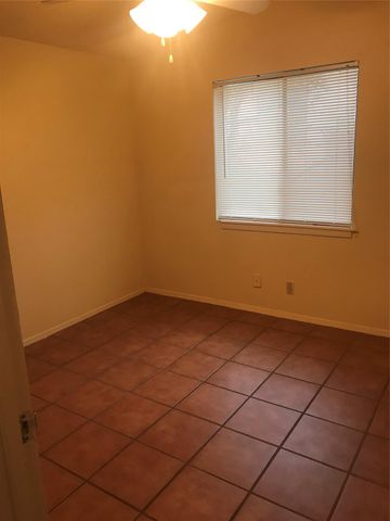 2610 Salado ST 212, Austin, TX 78705