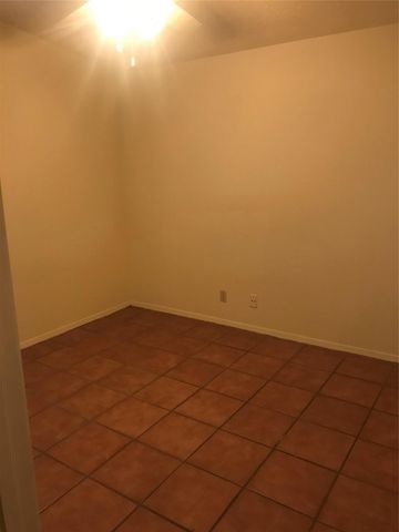 2610 Salado ST 212, Austin, TX 78705