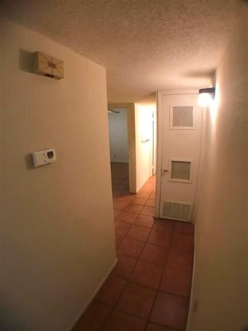 2610 Salado ST 212, Austin, TX 78705