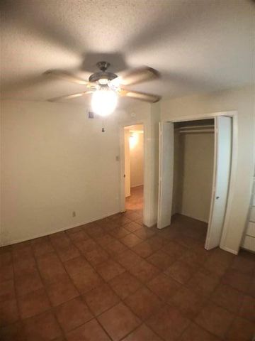 2610 Salado ST 212, Austin, TX 78705