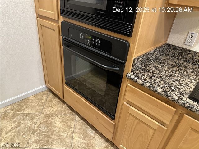 27 East Agate Avenue 201, Las Vegas, NV 89123