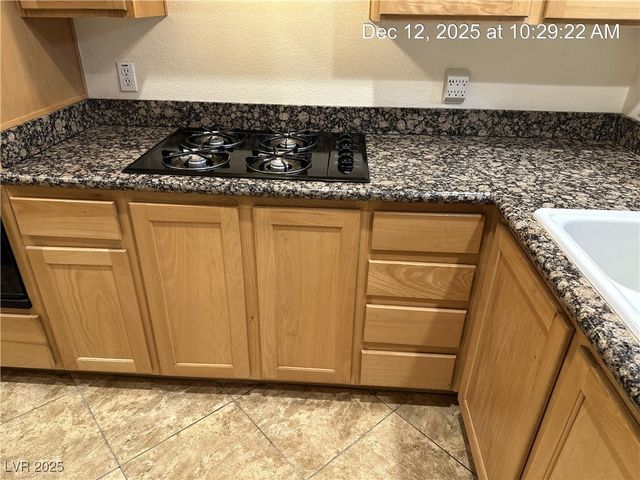 27 East Agate Avenue 201, Las Vegas, NV 89123