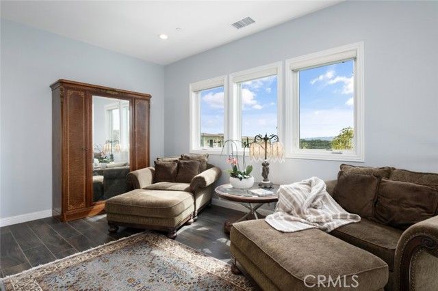 11003 Sweetwater Court, Chatsworth (los Angeles), CA 91311