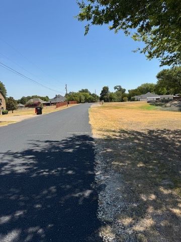 408 Muskingum Road, Waxahachie, TX 75165