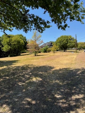 408 Muskingum Road, Waxahachie, TX 75165