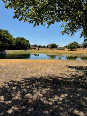 408 Muskingum Road, Waxahachie, TX 75165