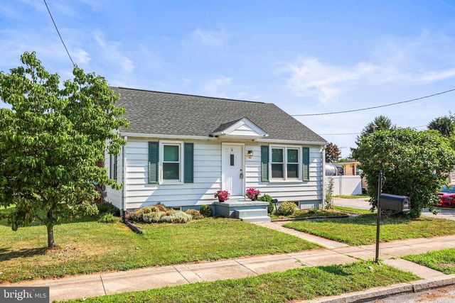 302 WIRT AVENUE, Hanover, PA 17331