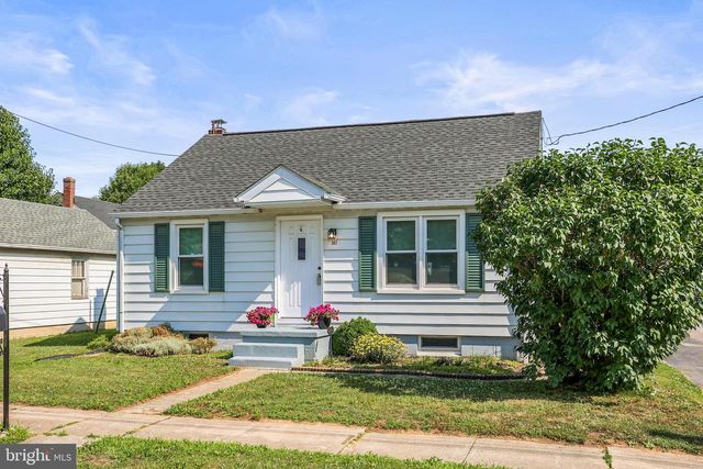 302 WIRT AVENUE, Hanover, PA 17331