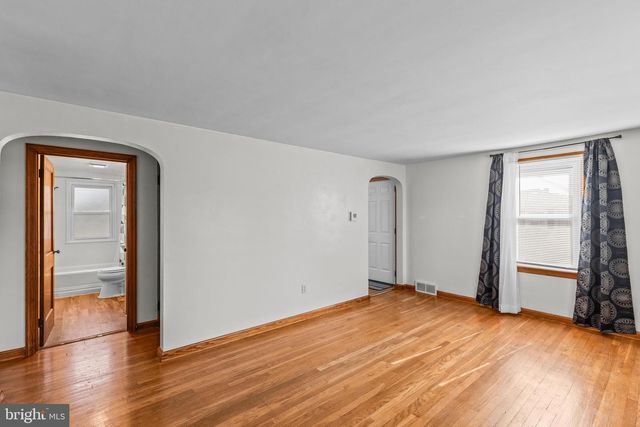 302 WIRT AVENUE, Hanover, PA 17331