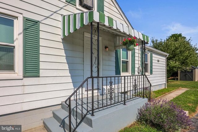 302 WIRT AVENUE, Hanover, PA 17331