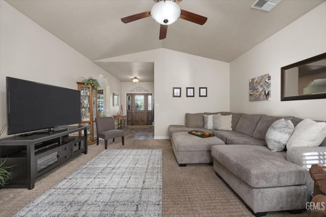 21412 Carriage Drive, Tehachapi, CA 93561