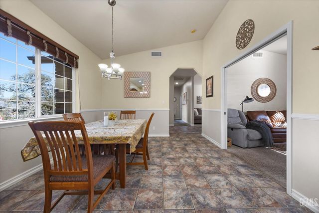 21412 Carriage Drive, Tehachapi, CA 93561
