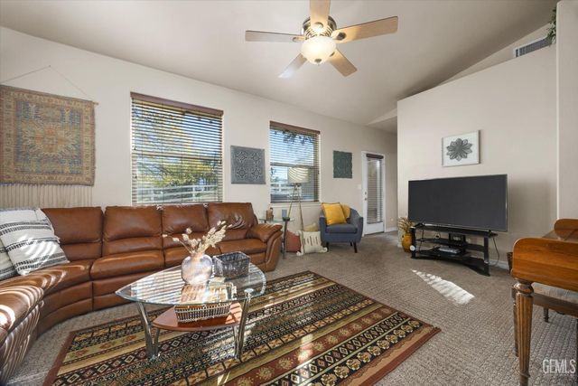 21412 Carriage Drive, Tehachapi, CA 93561