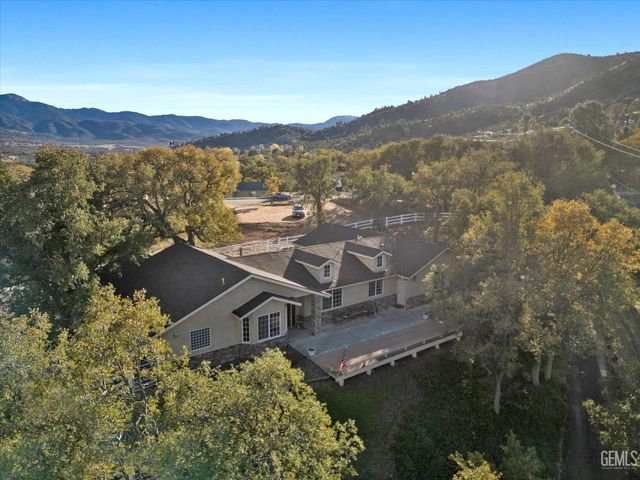 21412 Carriage Drive, Tehachapi, CA 93561