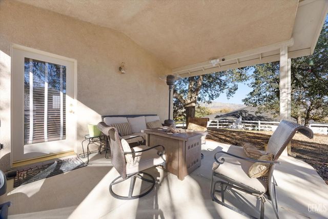 21412 Carriage Drive, Tehachapi, CA 93561