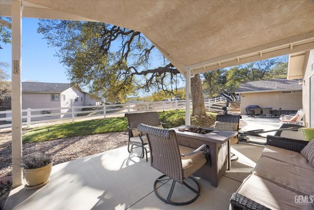 21412 Carriage Drive, Tehachapi, CA 93561