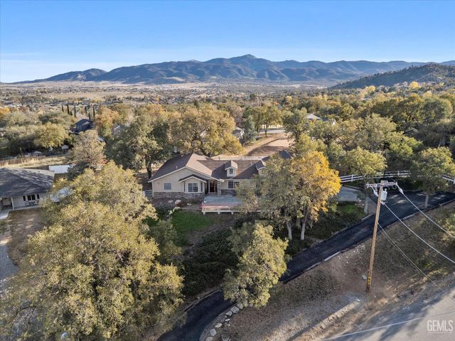 21412 Carriage Drive, Tehachapi, CA 93561