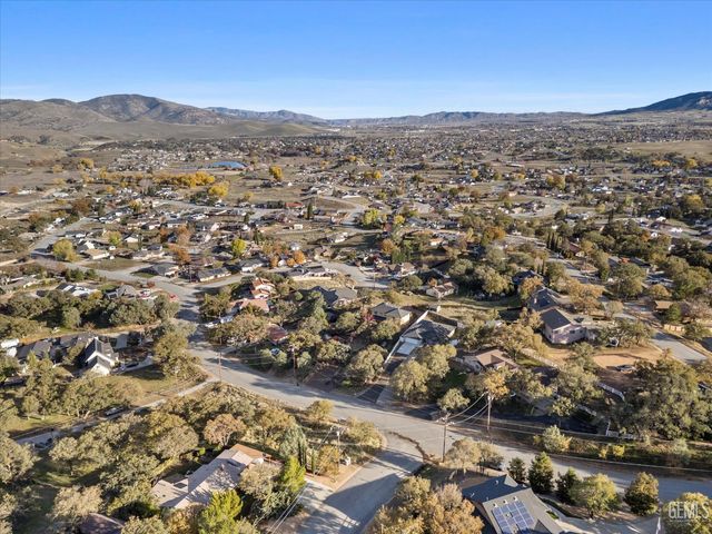 21412 Carriage Drive, Tehachapi, CA 93561