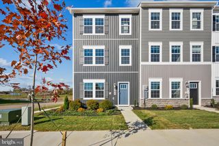 60 ALOMA ST, Charles Town, WV 25414