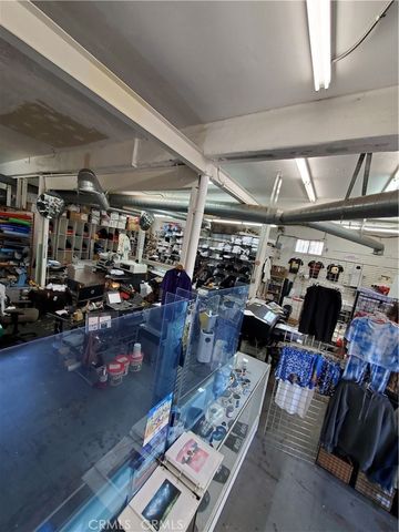 10401 S San Pedro, Los Angeles, CA 90003