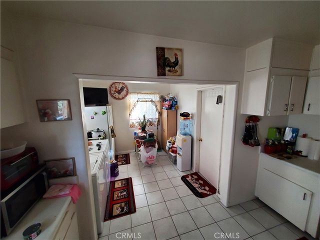 10401 S San Pedro, Los Angeles, CA 90003