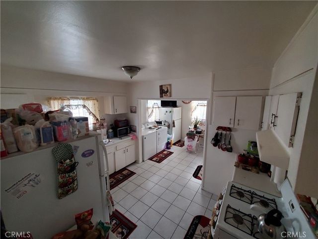 10401 S San Pedro, Los Angeles, CA 90003