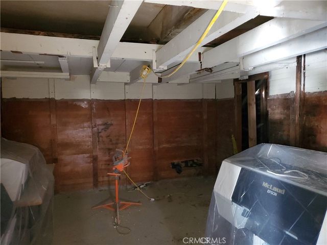 10401 S San Pedro, Los Angeles, CA 90003