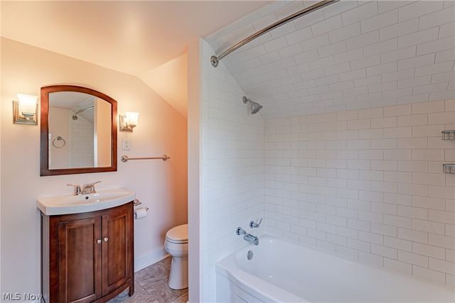 9440 Avery Road, Broadview Heights, OH 44147
