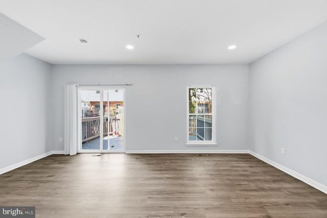 7008 FLAG HARBOR DR, District Heights, MD 20747