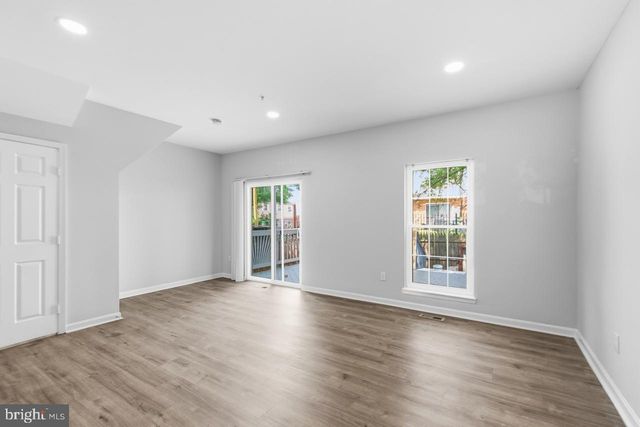 7008 FLAG HARBOR DR, District Heights, MD 20747