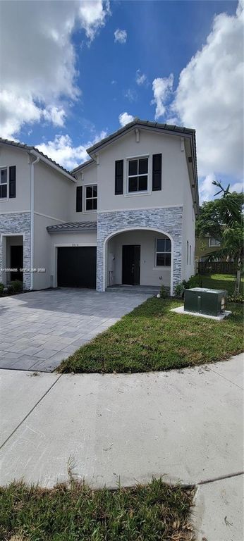 1010 SE 26th Ter, Homestead, FL 33035