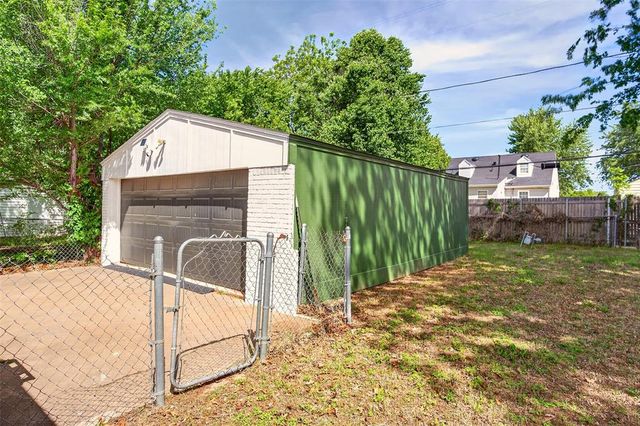 111 E Kittyhawk Drive, Midwest City, OK 73110