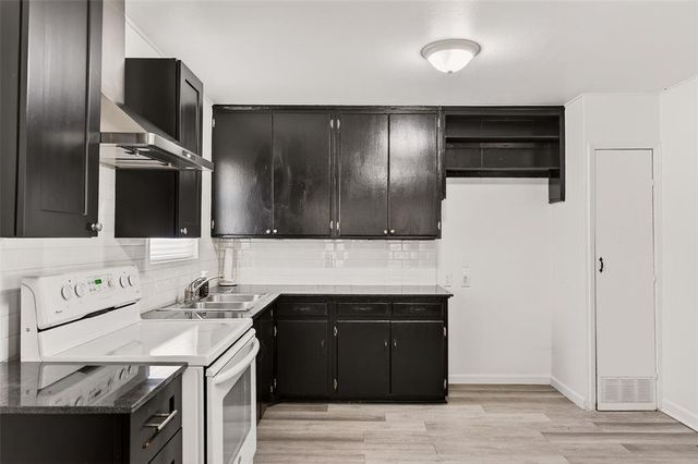 111 E Kittyhawk Drive, Midwest City, OK 73110