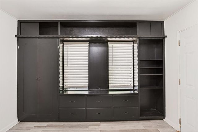 111 E Kittyhawk Drive, Midwest City, OK 73110