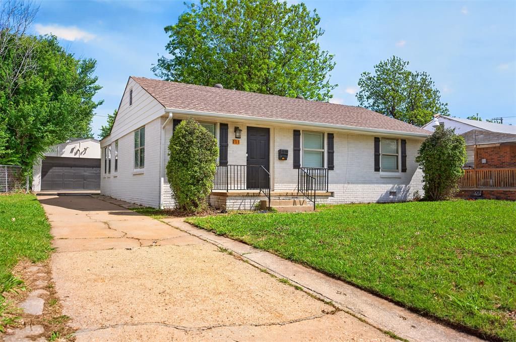 111 E Kittyhawk Drive, Midwest City, OK 73110