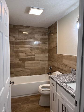 1147 E MCDONALD AVENUE 201, Eustis, FL 32726