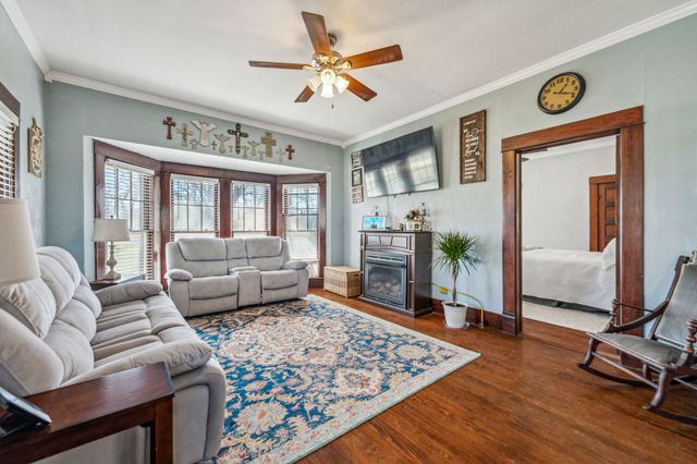 261 N 2nd Street, Walnut Springs, TX 76690