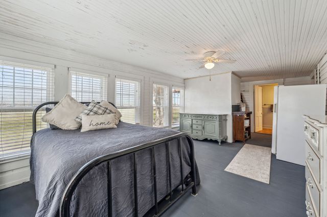 261 N 2nd Street, Walnut Springs, TX 76690