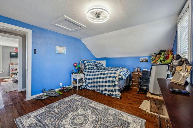 261 N 2nd Street, Walnut Springs, TX 76690