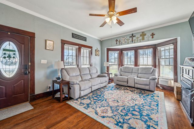 261 N 2nd Street, Walnut Springs, TX 76690